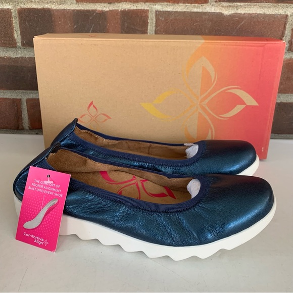 Comfortiva Shoes - Comfortiva Grace Blue Slip On Leather Loafers  Women’s US 7.5 W Wide Width NEW